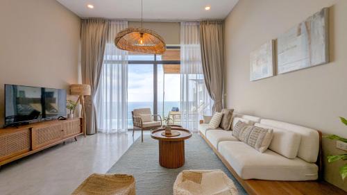 Songkhla Villa | Luxurious 3BR Villa with Infinity Pool Sea View