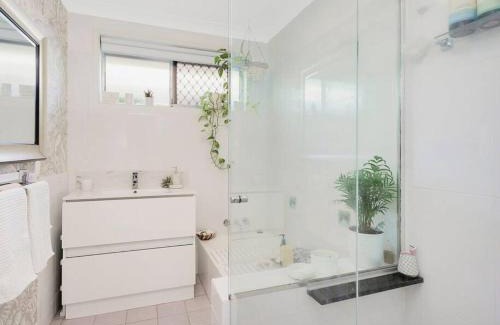Miami Apartment | Luxurious 4-Bedroom Miami Oasis with Pool