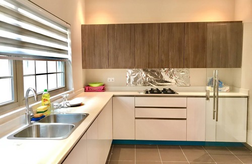 Teshie House | Luxurious 4 bedrooms townhouse - AIRPORT RESIDENTIAL (20 minutes from Airport)