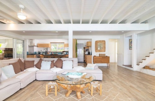 French Polynesia House | Luxurious 4BR Villa S