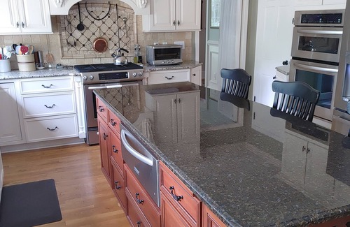 Emory House | LUXURIOUS 5 BEDROOM HOME WITH GOURMET KITCHEN