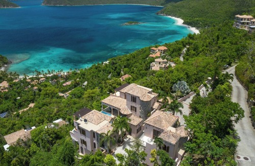 Maho Bay Quarter Villa | Luxurious 5-bedroom villa with spectacular views in Upper Peter Bay, St. John