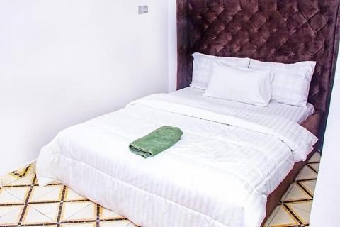 Alimosho Apartment | Luxurious & Affordable 3 Bedroom Shortlet Apartment