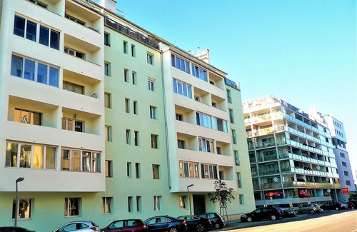 Leopoldstadt Apartment | Luxurious and modern apartment with balcony in Vienna,
