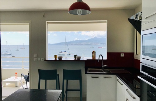 Trois-Ilets Apartment | Luxurious apartment T4, feet in water, 6 people = TOP HOLIDAYS