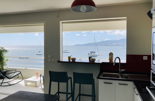 Trois-Ilets Apartment | Luxurious apartment T4, feet in water, 6 people = TOP HOLIDAYS