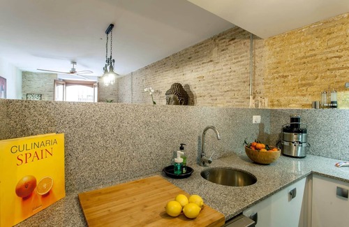 Trinitat Apartment | LUXURIOUS APARTMENT IN HISTORIC TOWN 2 bedrooms+ 2 bathrooms