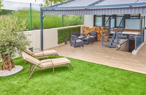 Ciruena Apartment | Luxurious apartment with garden and garage