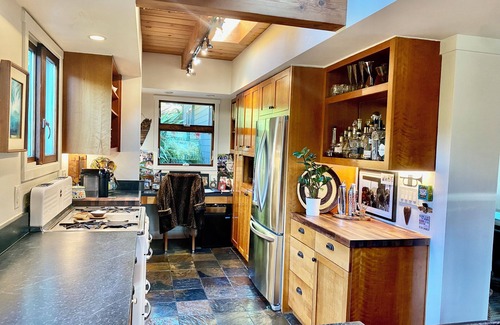 Mill Valley House | Luxurious, Art-filled Home in a Lush Oasis