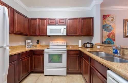 Reunion Condo | Luxurious Award Winning Newly Renovated 2+2 Condo Near Disney and Universal