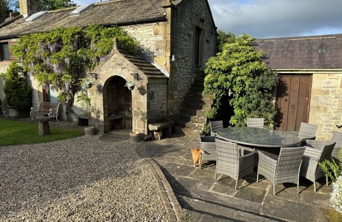 Bakewell Cottage | Luxurious Barn Conversion in the Peak District