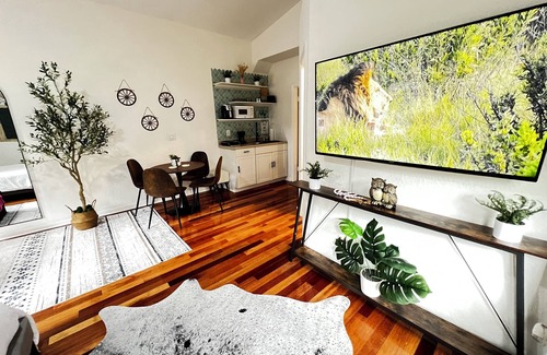 Conway Apartment | Luxurious Bath, Peaceful Stay: Private Guesthouse