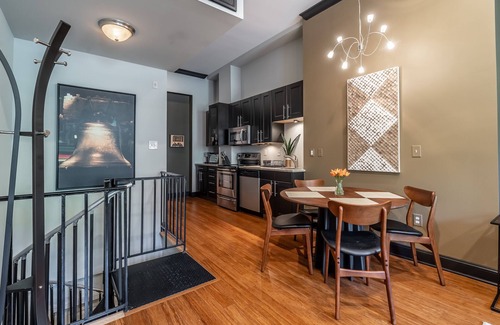 Center City Apartment | Luxurious Bi-Level Suite in a prime location