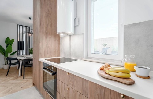 Praga Poludnie Apartment | Luxurious Brand New! Private Jacuzzi + Terrace + Parking