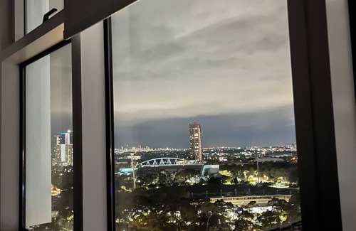 Lidcombe Apartment | Luxurious City View at Sydney Olympic Park