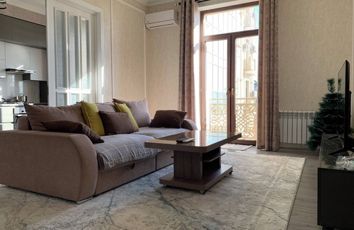 Tashkent Apartment | Luxurious & Comfortable Downtown Oasis ~ 2 Balcony