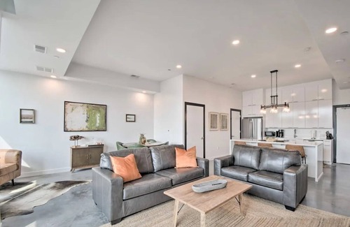 Iowa City Condo | Luxurious Condo in Heart of Downtown Iowa City