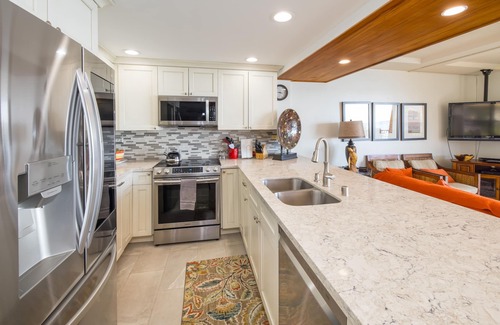 Makaha Condo | Luxurious corner condo, totally updated Stunning views on wrap around lanai !