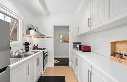 Tanybryn House | Luxurious Cottage with Valley Views & Cozy Fireplace. THA Award Winner 2025.