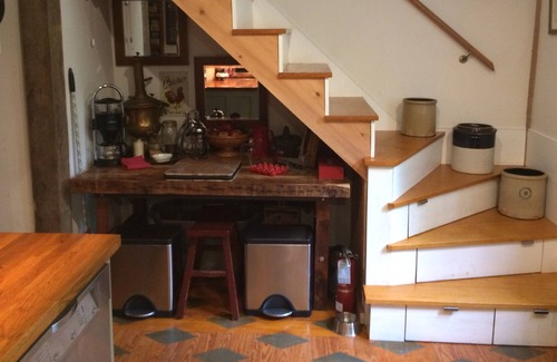 Old Lyme House | Luxurious country get away at Flat Rock Farm with alpaca as your neighbors