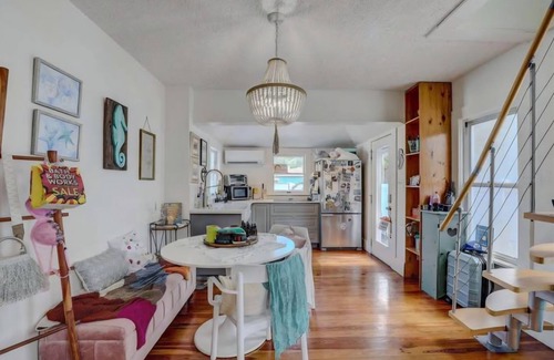 Crescent Heights House | Luxurious Downtown Pool Retreat - St. Petersburg