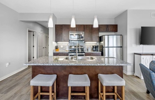 Rolling Mill Hill Condo | Luxurious Downtown Corner 2bd2bth-City/River-#320