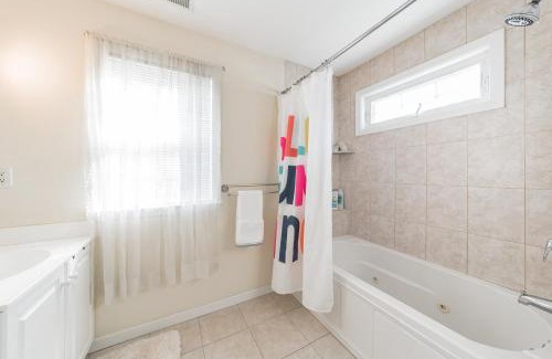 Stamford Villa | Luxurious Downtown Haven - Stillwater, Stamford, CT
