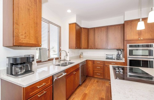 Loveland House | Luxurious Dream Home – For 10!