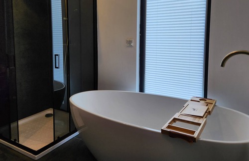 Menaldum Cabin | Luxurious, Eco, Steel Cabin with bath and large private garden.