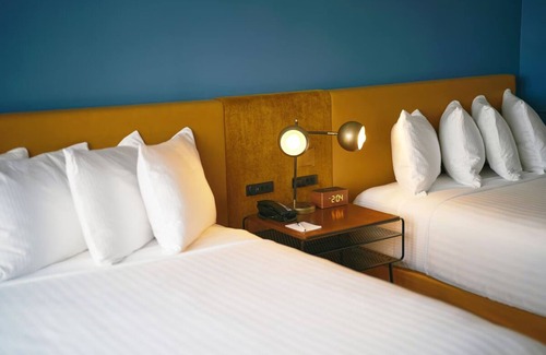 Theater District Hotel | Luxurious Escape with Modern Touches in Heart of SF