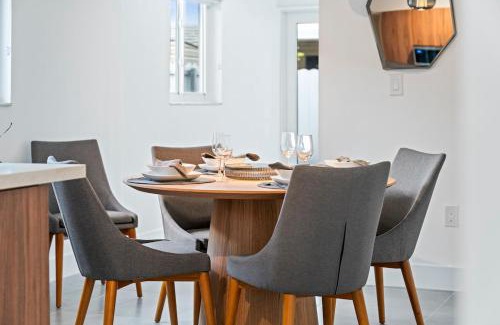 Hialeah House | Luxurious Family Escape