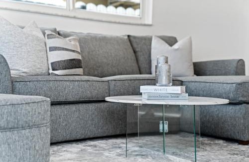 Hialeah House | Luxurious Family Escape