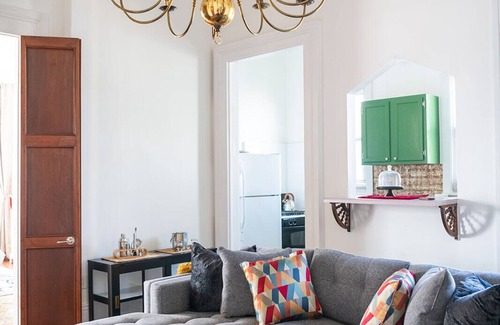 Milan Bed & Breakfast | Luxurious Fats Domino Suite 2BD/2BA - Uptown 2nd Floor in Lower Garden District