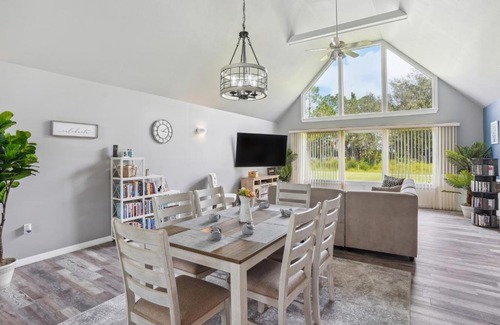 Indian Lake Estates House | Luxurious Florida Home with Pool and Canal Access