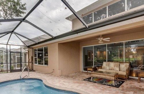 Brooksville House | Luxurious Florida retreat Pool, golf course/restaurant. Min 6 month required.