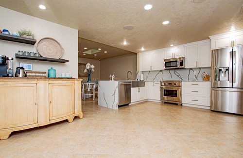 Fairway Village House | Luxurious Golf View Home w/Screened Lanai, Chef’s Kitchen | Office | Pool Access in Saddlebrook!