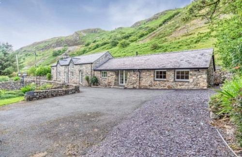 Snowdonia National Park Area Cottage | Luxurious Holiday Retreat in Snowdonia sleeps upto 10