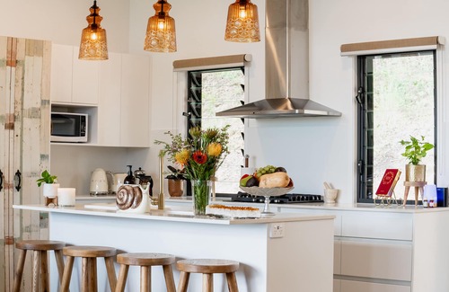 Hunchy Cottage | Luxurious Hinterland Writer’s Cottage
