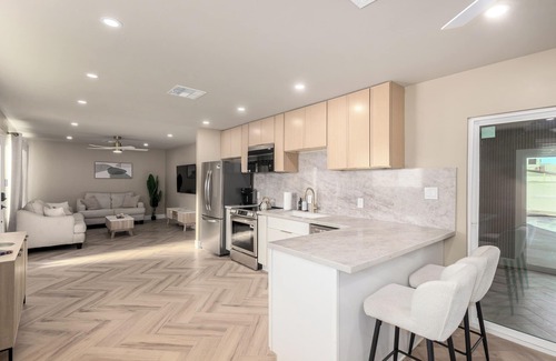 Tempe House | Luxurious Home away from home