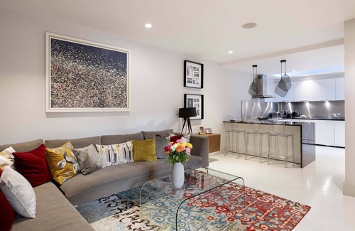Royal Borough of Kensington and Chelsea House | Luxurious Kensington Retreat w/Indoor-Outdoor Oasis