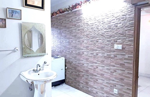 Banani Apartment | Luxurious king size room@Banani