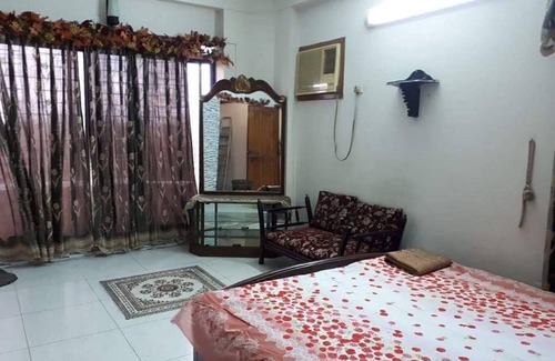 Banani Apartment | Luxurious king size room@Banani
