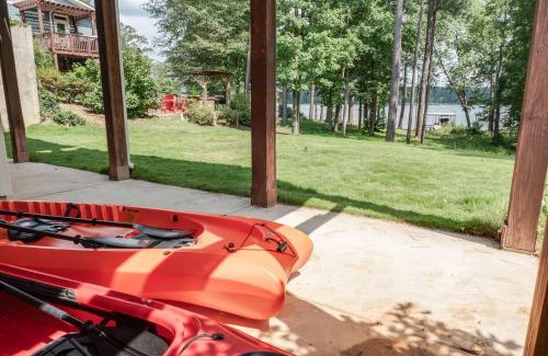 Appling Villa | Luxurious Lake Front Estate, Sleeps 20, Game Room and Pet Friendly