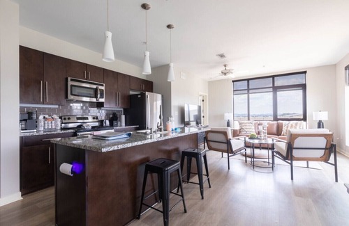 Rolling Mill Hill Condo | Luxurious large Downtown Top Floor Corner 2 Bed 2 bath - #621