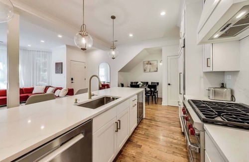 Park West Apartment | Luxurious Lincoln Park Home: Gourmet Kitchen, City Views & Family-Friendly!