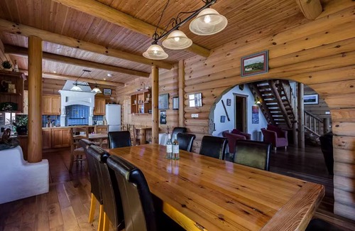 Carrowkennedy Cabin | Luxurious log cabin Connemara/Westport