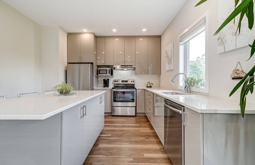 Downtown Gatineau Villa | 📍Luxurious modern 4 Bedroom free parking