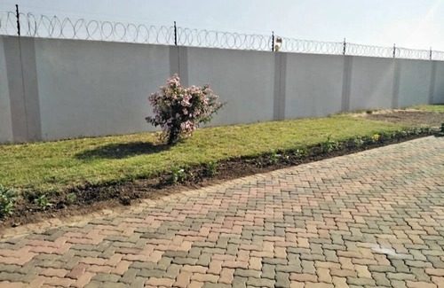 Mount Hampden House | Luxurious modern home w/solar - 5 minutes from Westgate mall.
