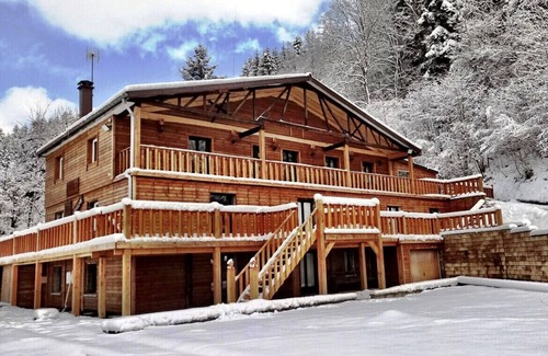 Travexin Ski Chalet | Luxurious mountain chalet with jacuzzi and sauna