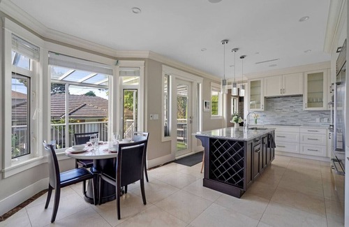 Arbutus Ridge House | Luxurious Multi-Fam Home 10 Mins to Downtown